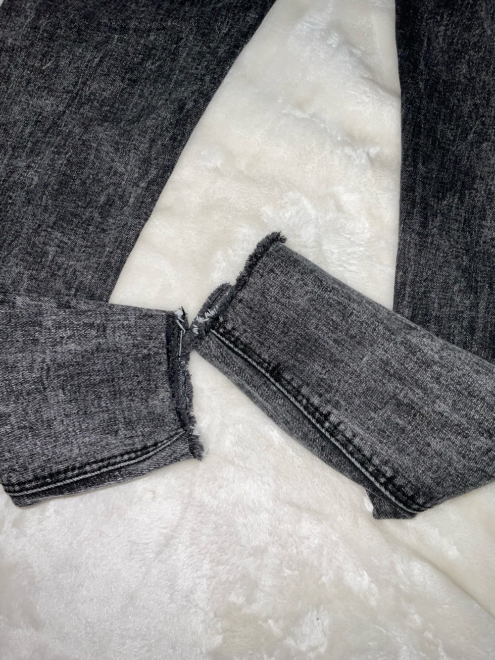 Old Navy Rockstar Super Skinny Black Acid-Wash Jeans - Picture 7 of 7